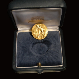 Golden Picasso Medal (1999)